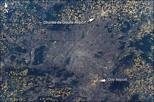 Photo: ISS004-E-10414