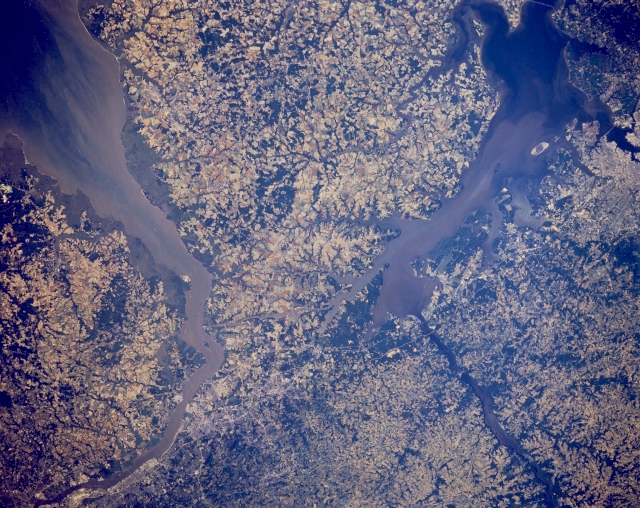 Photo: STS040-152-129