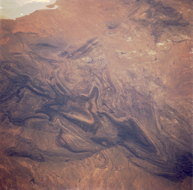 Photo: STS062-101-33