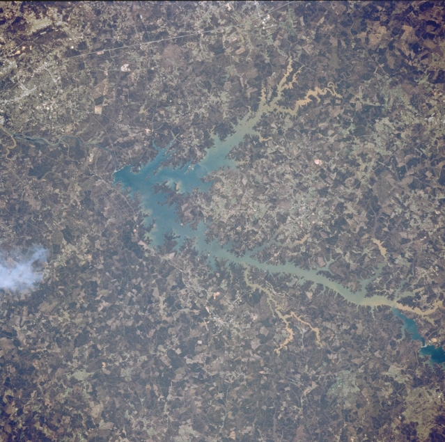 Photo: STS062-83-65