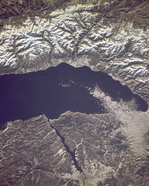 Photo: STS066-155-152