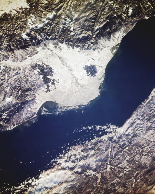 Photo: STS066-155-154