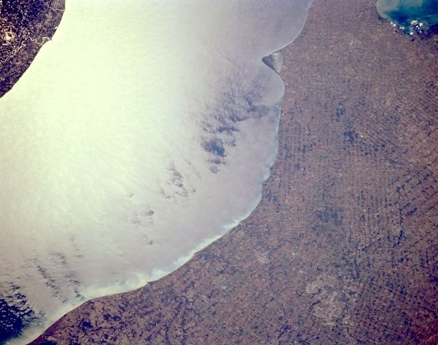Photo: STS068-164-131
