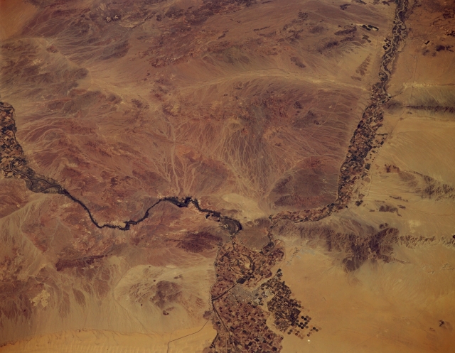 Photo: STS068-173-138