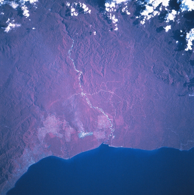 Photo: STS068-202-31