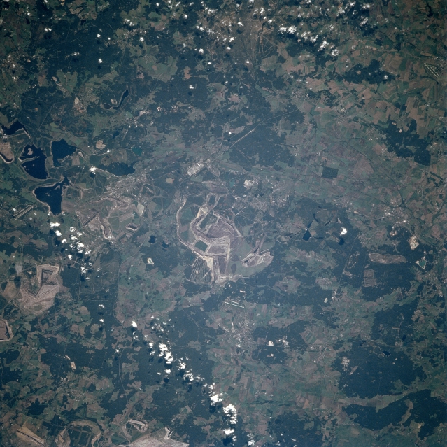 Photo: STS068-246-61