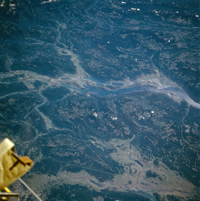 Photo: STS085-710-48